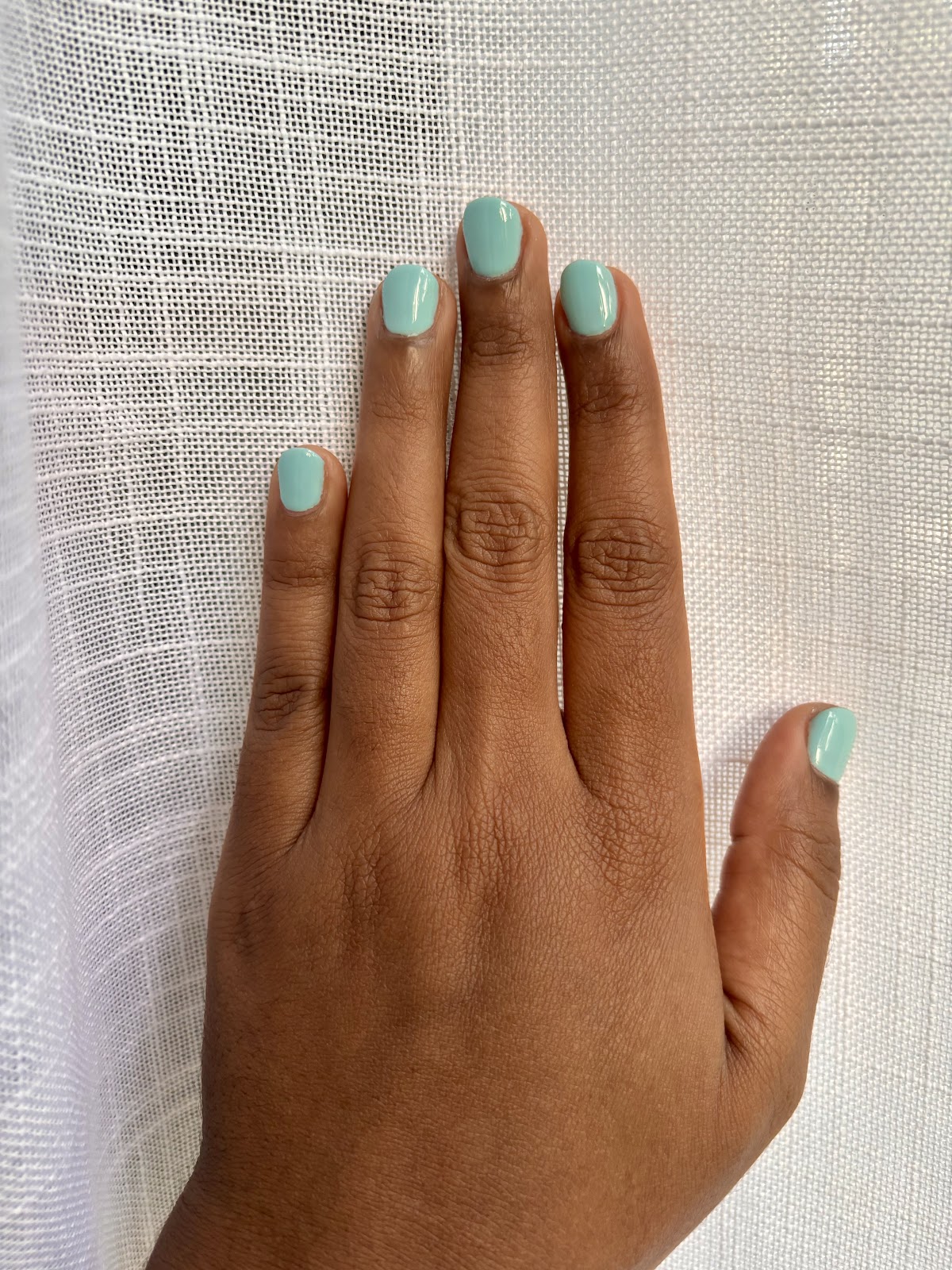 Mint green short gel nails